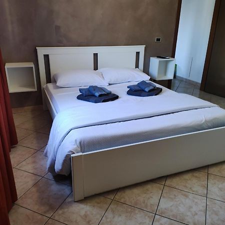 Alloggio Alfa - Central Apartment Civitavecchia Eksteriør bilde