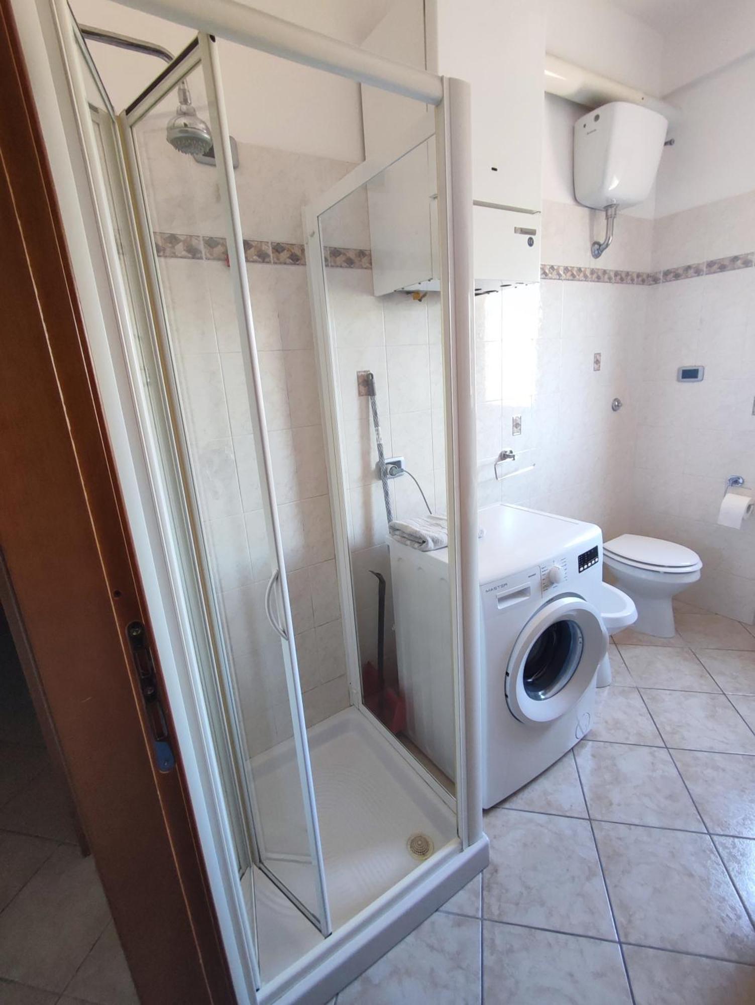 Alloggio Alfa - Central Apartment Civitavecchia Eksteriør bilde